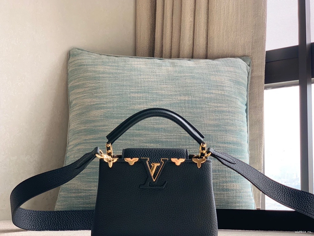 WIS MINI LOUIS CAPUCINES VUITTON 1121